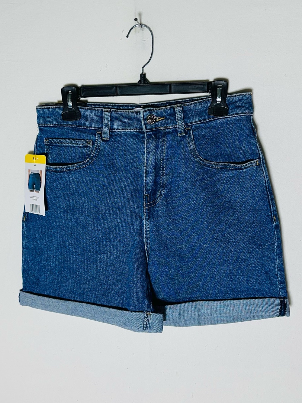 STEVE MADDEN High Rise Blue Denim Cuffed Shorts S NWT Normcore Basic Neutral